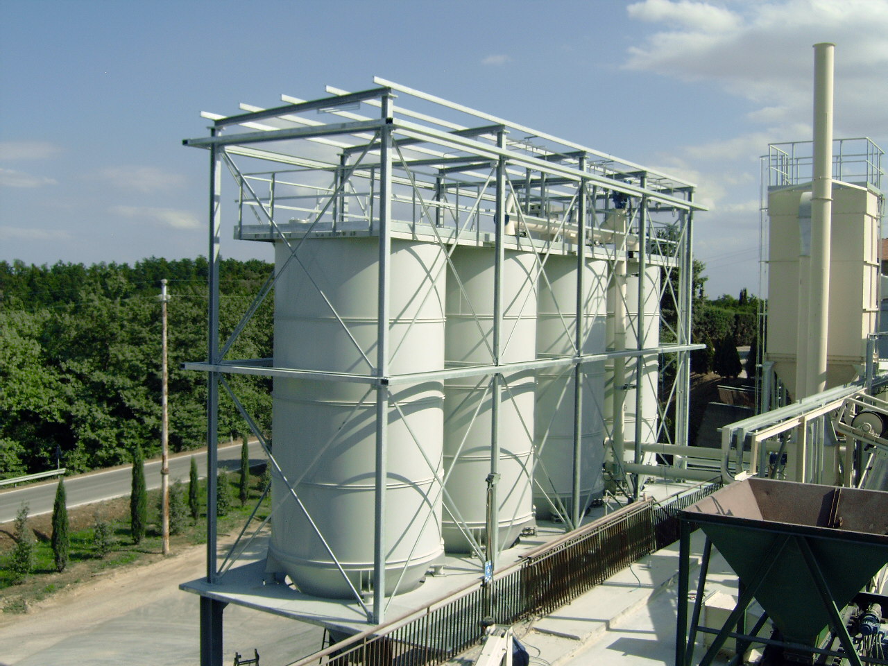 Monolithic Vertical Silos