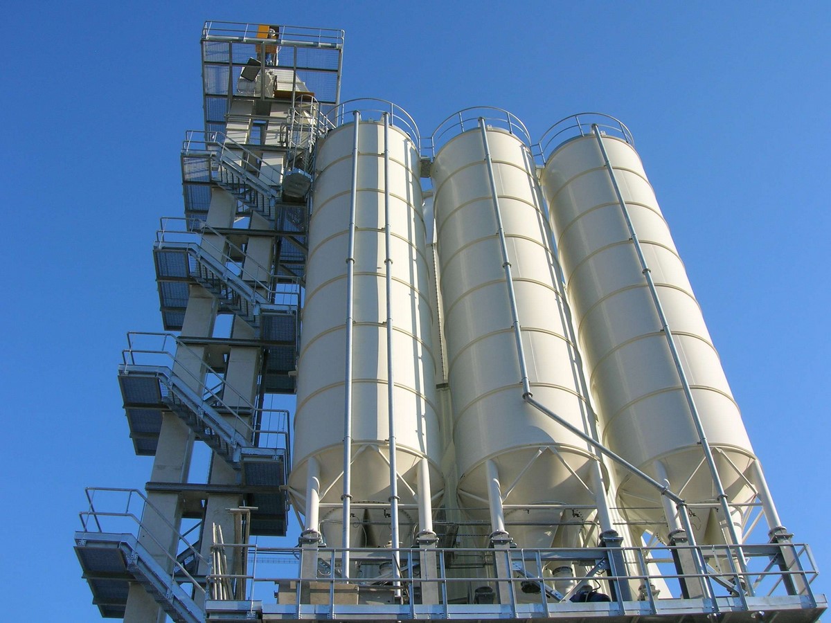 Monolithic Vertical Silos